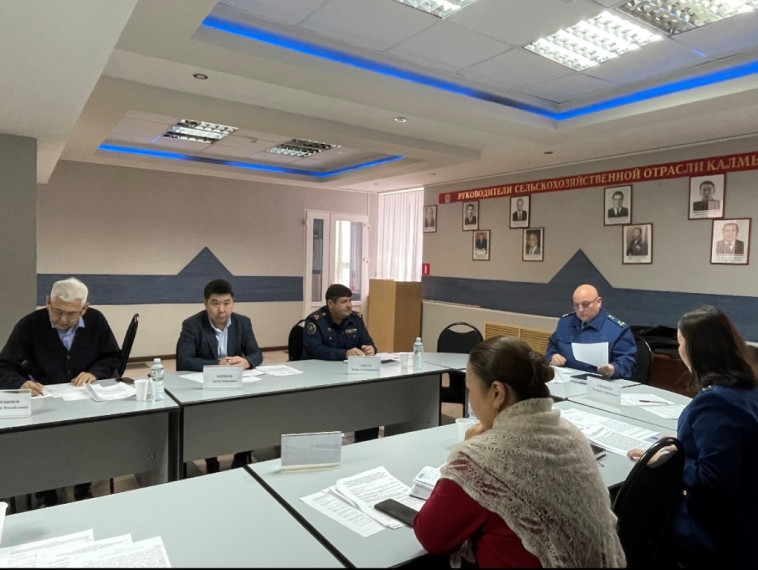 Северо-Каспийским межрайонным природоохранным прокурором проведено заседание межведомственной рабочей группы.